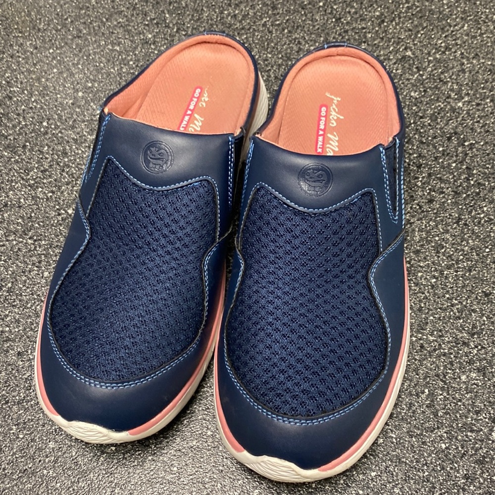 Gecko Man women’s size 10 slipper